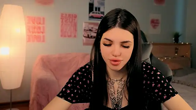 molly rettyy online show from April 29, 3:43 am