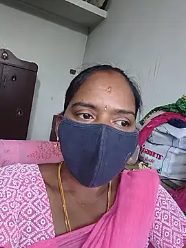 Snapshot of Tamil_Sangeetha chatting on June 17, 12:18 pm Tamil Sangeetha online show from June 17, 12:18 pm