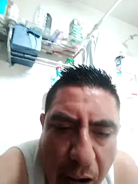 Snapshot of Manuel3910 chatting on May 16, 10:52 pm Manuel3910 online show from May 16, 10:52 pm