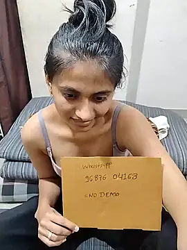 sexy couple liv online show from April 9, 10:53 am