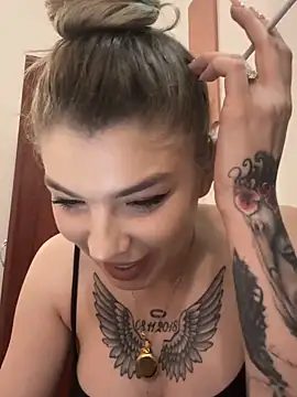 AishaDiamond online show from April 1, 4:24 am