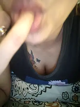 riyaa sexyy online show from July 18, 8:34 pm