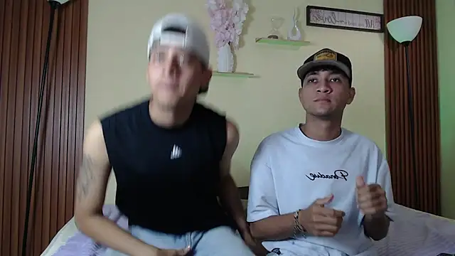 TwoHotTrouble  online show from March 30, 10:00 pm