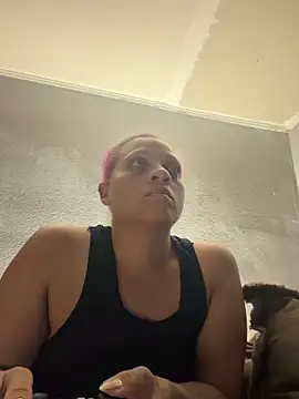 Snapshot of SHY_QUINN chatting on April 12, 8:14 pm SHY QUINN online show from April 12, 8:14 pm