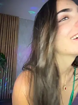 Snapshot of EmmaVonn chatting on April 24, 7:38 pm EmmaVonn online show from April 24, 7:38 pm