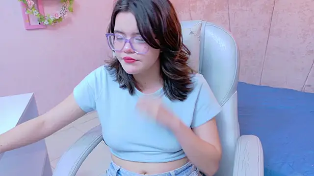 Snapshot of Alexa_Missfortune chatting on April 23, 10:23 pm Alexa Missfortune online show from April 23, 10:23 pm