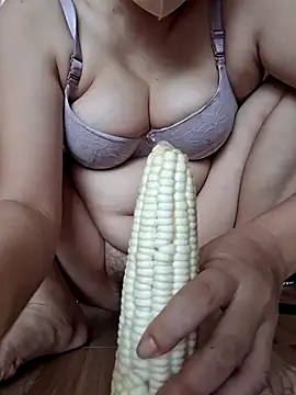 Snapshot of Yummy_9x chatting on June 22, 1:07 am Yummy 9x online show from June 22, 1:07 am