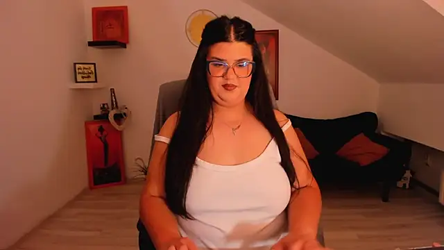 MariyaWill online show from May 4, 9:00 pm