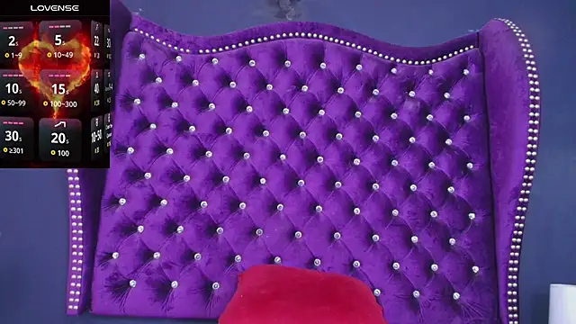 Snapshot of MistressNyx_ chatting on April 23, 1:35 pm MistressNyx online show from April 23, 1:35 pm