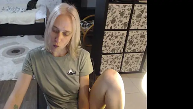 Snapshot of Sweet_hot_shrmp chatting on July 23, 5:44 pm Sweet hot shrmp online show from July 23, 5:44 pm