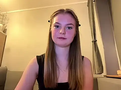 MargaretCutegirl online show from April 13, 6:35 pm