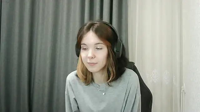 Snapshot of RubyBooby chatting on April 15, 7:58 pm RubyBooby online show from April 15, 7:58 pm