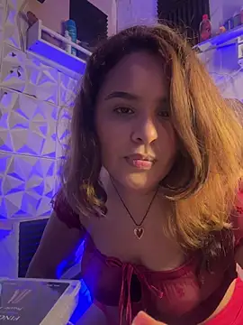 SaskiaDeluxe online show from April 4, 7:39 am