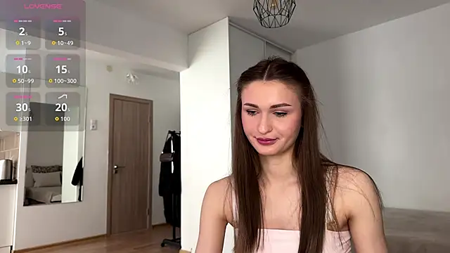 Snapshot of HallieHollo chatting on May 31, 11:50 am HallieHollo online show from May 31, 11:50 am