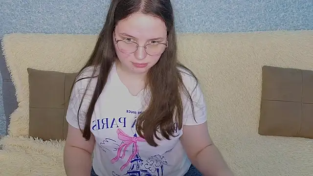 Snapshot of SofiDreamm chatting on April 3, 2:26 pm SofiDreamm online show from April 3, 2:26 pm