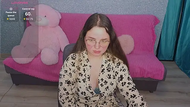 Snapshot of SofiDreamm chatting on May 9, 7:52 pm SofiDreamm online show from May 9, 7:52 pm