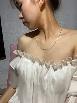 -Tini- online show from March 30, 3:57 pm