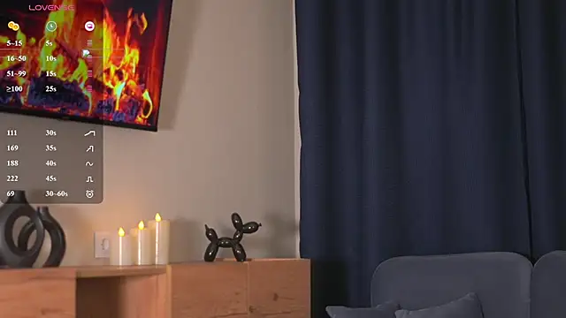 Snapshot of Anna__Jones chatting on April 24, 6:10 pm Anna Jones online show from April 24, 6:10 pm