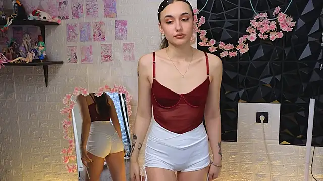 Snapshot of belle_cute chatting on April 3, 1:58 am belle cute online show from April 3, 1:58 am