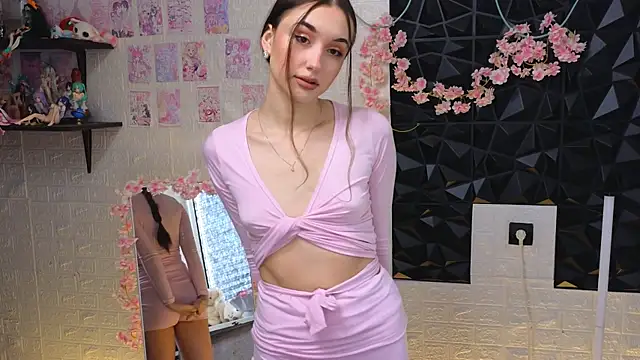 Snapshot of belle_cute chatting on April 8, 2:00 am belle cute online show from April 8, 2:00 am