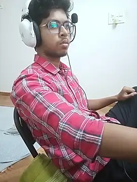 letsplaygame online show from May 15, 6:09 am