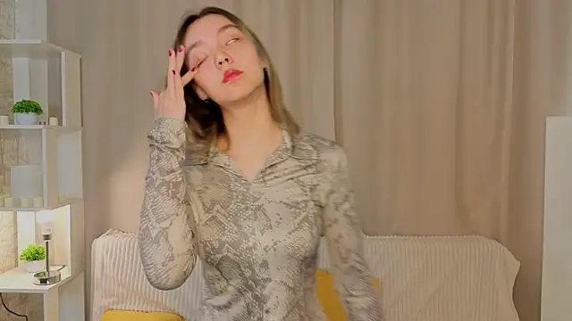 CythiaFelmet online show from April 8, 4:45 am