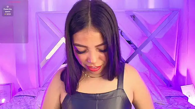 Snapshot of Ariana_castillo02 chatting on April 21, 12:55 pm Ariana castillo02 online show from April 21, 12:55 pm