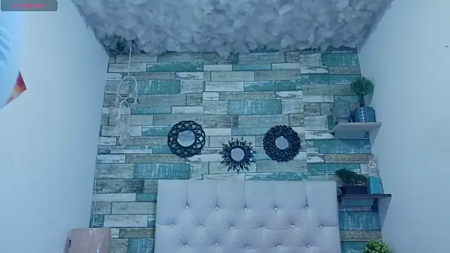 Snapshot of Skylernaomi chatting on April 24, 1:13 pm Skylernaomi online show from April 24, 1:13 pm
