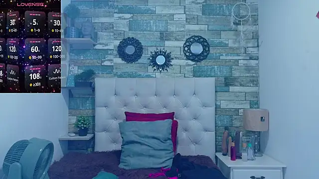 Snapshot of Skylernaomi chatting on May 16, 1:43 pm Skylernaomi online show from May 16, 1:43 pm