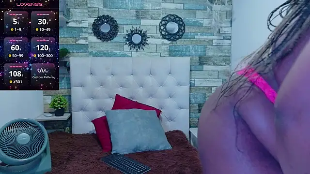 Snapshot of Skylernaomi chatting on May 18, 1:28 pm Skylernaomi online show from May 18, 1:28 pm