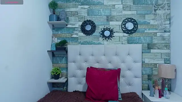 Snapshot of Skylernaomi chatting on May 22, 1:28 pm Skylernaomi online show from May 22, 1:28 pm