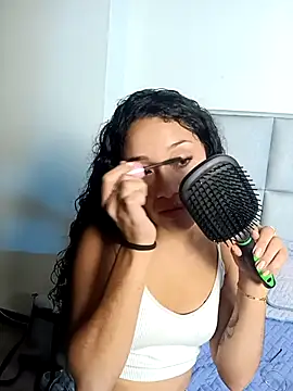 Snapshot of Isis_black chatting on April 12, 3:44 am Isis black online show from April 12, 3:44 am