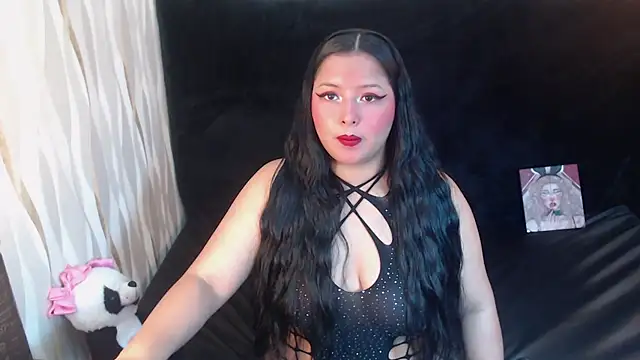 Snapshot of KamylaBiker chatting on May 3, 12:05 am KamylaBiker online show from May 3, 12:05 am