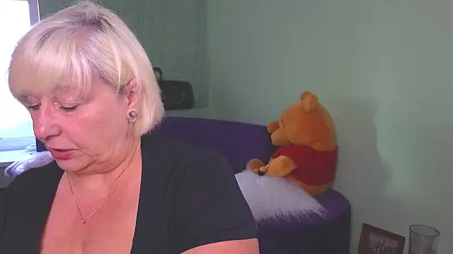 Snapshot of Milane_Milky chatting on June 9, 5:08 am Milane Milky online show from June 9, 5:08 am