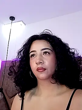 Snapshot of bella_swwan_ chatting on June 28, 7:09 pm bella swwan online show from June 28, 7:09 pm