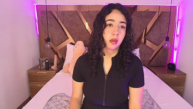 Snapshot of bella_swwan_ chatting on June 30, 1:12 pm bella swwan online show from June 30, 1:12 pm