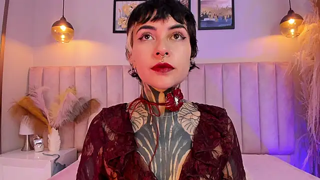 Snapshot of Luana_fiore chatting on May 14, 12:23 pm Luana fiore online show from May 14, 12:23 pm