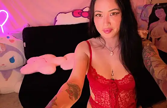 Snapshot of iamivyluv chatting on April 10, 3:45 am iamivyluv online show from April 10, 3:45 am