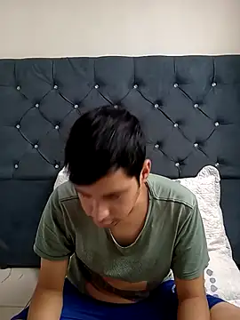 Snapshot of Ian-yin08 chatting on April 1, 8:06 pm Ian-yin08 online show from April 1, 8:06 pm