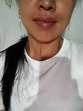 Lisa-aa online show from April 25, 1:41 pm