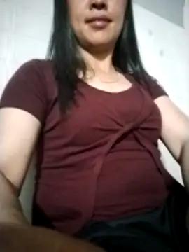 Lisa-aa online show from May 4, 1:29 pm
