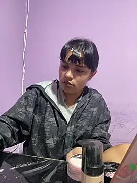 SamanthaColen  online show from April 2, 3:15 am