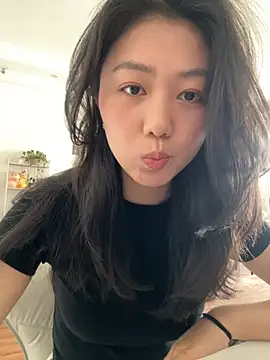 Snapshot of Shanshan_1267 chatting on April 25, 3:53 am Shanshan 1267 online show from April 25, 3:53 am