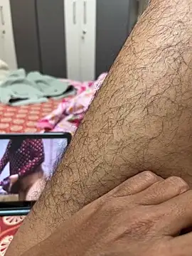 Snapshot of bitujd5 chatting on April 9, 10:31 am bitujd5 online show from April 9, 10:31 am