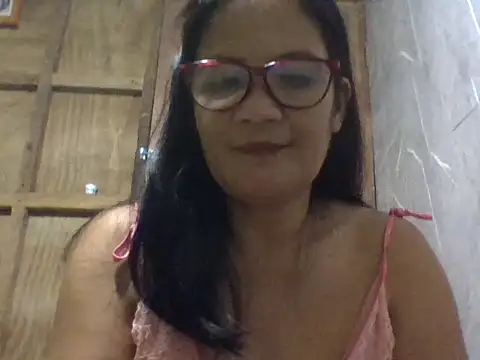 Snapshot of PinayZaira chatting on May 12, 8:28 pm PinayZaira online show from May 12, 8:28 pm