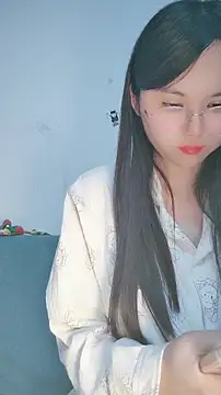 Snapshot of yehua001 chatting on April 10, 2:28 am yehua001 online show from April 10, 2:28 am