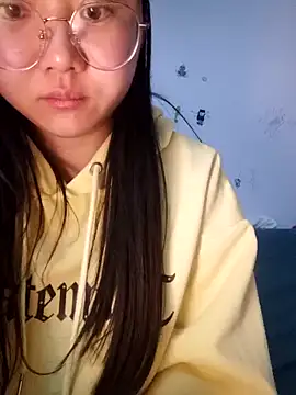 Snapshot of yehua001 chatting on April 16, 2:45 am yehua001 online show from April 16, 2:45 am