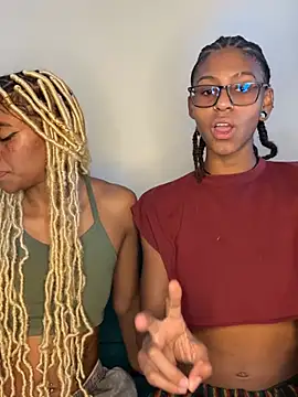 Snapshot of Sun_lynx_Love chatting on April 6, 10:11 pm Sun lynx Love online show from April 6, 10:11 pm