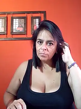 lucianamorocha online show from April 8, 2:06 pm