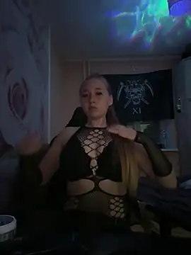 Snapshot of kapriznayasuka chatting on March 31, 5:35 pm kapriznayasuka online show from March 31, 5:35 pm